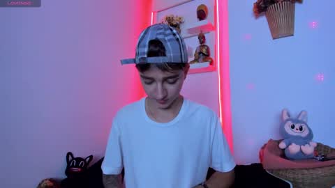 jero independent model online show from October 29, 4:58 am