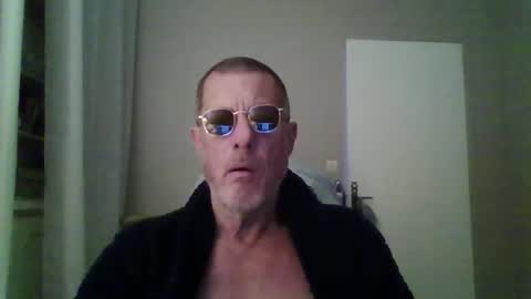 jerflor online show from November 6, 1:58 pm