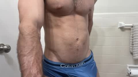 Snapshot of jerknchill_ chatting on October 18, 8:35 pm jerknchill_ online show from October 18, 8:35 pm