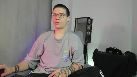 Angelo online show from January 17, 11:30 am