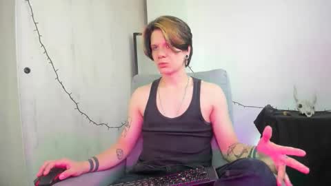 Angelo online show from December 22, 7:53 pm