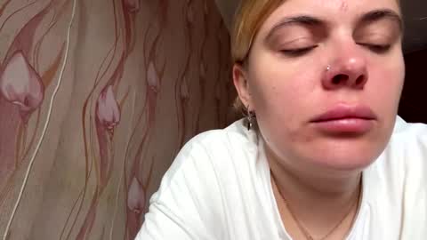 Snapshot of jeslynomert chatting on October 17, 6:28 am JeslyNomert online show from October 17, 6:28 am