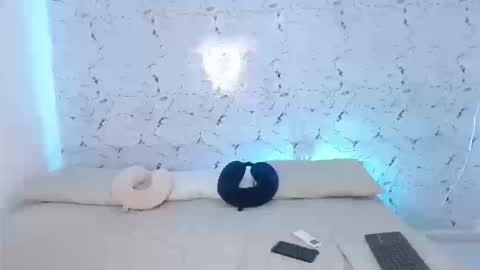 Hello we are Jesse and Dante. online show from September 9, 4:12 am