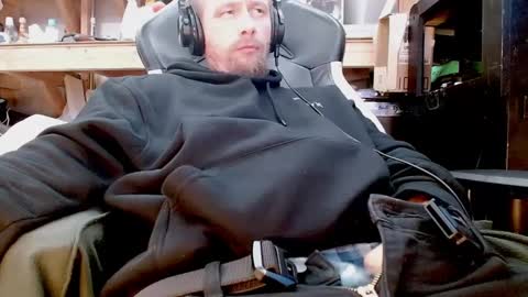 Snapshot of jesse_cash chatting on December 17, 7:39 am cummin0Nyou online show from December 17, 7:39 am