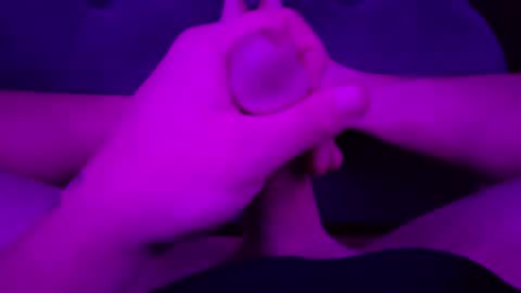 jesseboyy online show from December 14, 9:32 pm