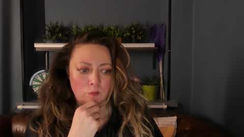 Snapshot of jessica_foxie chatting on February 23, 7:00 am Jessica online show from February 23, 7:00 am