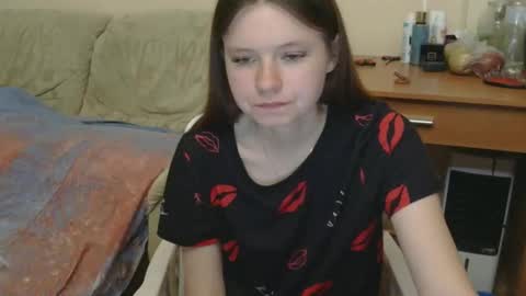 jessicaholland1 online show from May 13, 7:12 pm