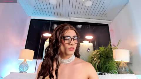 JESSI AND NAOMI online show from June 4, 1:22 am