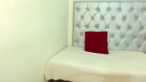 jessicarabbit4 online show from October 28, 3:07 am