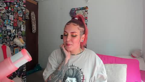 Snapshot of jessie_williams_01 chatting on January 15, 5:47 pm Your Sweet Angel online show from January 15, 5:47 pm