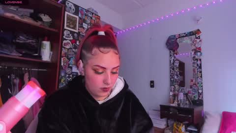 Snapshot of jessie_williams_01 chatting on January 15, 8:48 pm Your Sweet Angel online show from January 15, 8:48 pm