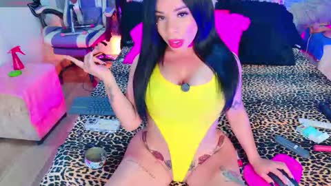 Snapshot of jessyferrary chatting on October 21, 3:48 pm jessyferrary online show from October 21, 3:48 pm