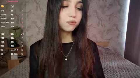 I am Gina ntmu Lets hit 10 Thumbs Up together online show from April 6, 9:32 am