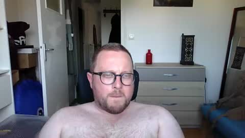 jeuneloup92 online show from June 18, 4:34 pm