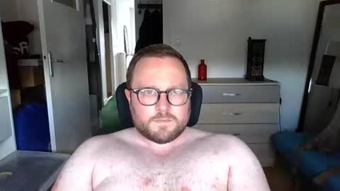 jeuneloup92 online show from June 10, 5:23 pm