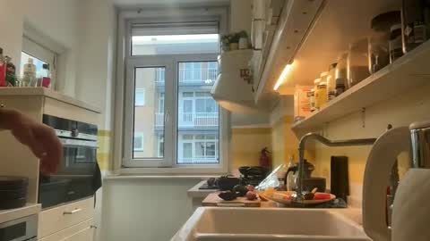 jewlronny online show from January 11, 8:42 am