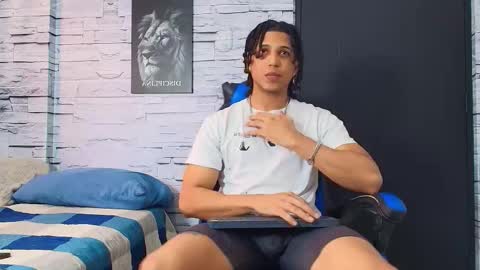 jhay_wheeler777 online show from November 25, 6:28 pm