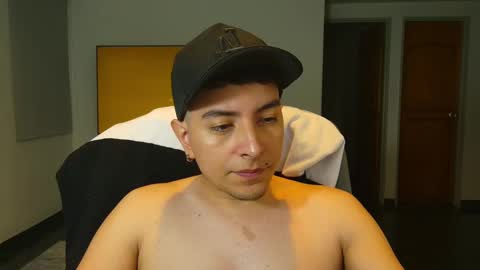 Jhoan Saenz online show from October 15, 2:48 am