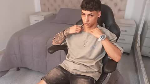 jhoanleandro online show from February 27, 5:11 am