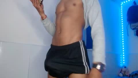 jhon_hot09 online show from October 9, 9:20 pm