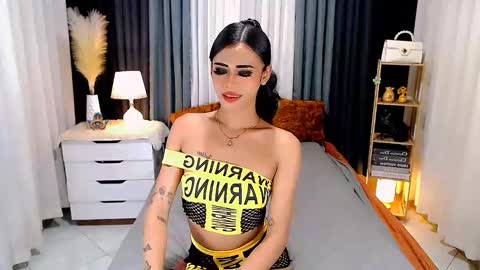 Snapshot of jhulianagrey chatting on February 19, 4:55 am julie online show from February 19, 4:55 am