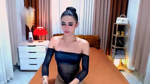 Snapshot of jhulianagrey chatting on February 4, 1:12 am julie online show from February 4, 1:12 am