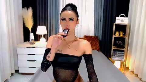 Snapshot of jhulianagrey chatting on March 7, 2:46 am julie online show from March 7, 2:46 am