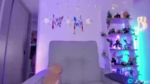 Ji  online show from September 15, 11:28 pm