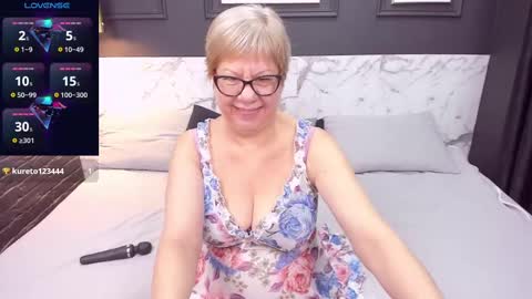 Snapshot of jill_mild chatting on March 8, 8:35 pm Jill online show from March 8, 8:35 pm