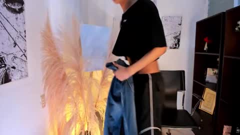 Snapshot of jim_twink chatting on October 24, 2:12 am Jim  online show from October 24, 2:12 am
