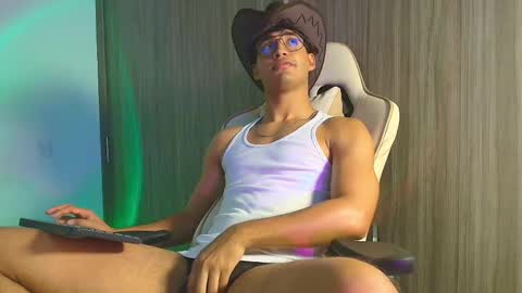 Jimmy Leeh online show from October 31, 5:08 am