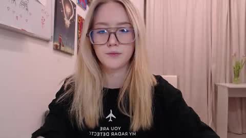 joan_kiss online show from February 18, 1:55 pm