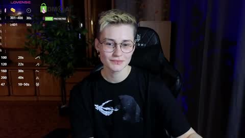 J online show from April 4, 8:38 pm