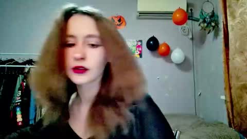 Joannatompson online show from November 19, 1:32 pm