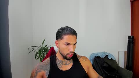 joe_esthetic online show from October 15, 12:50 pm