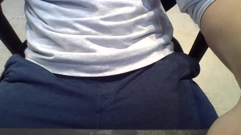 joejoe_1985 online show from January 2, 10:44 pm