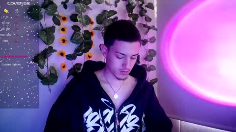 johan_parker222 online show from September 20, 6:55 pm