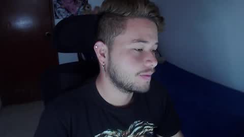 JOHAN independient model online show from November 14, 12:51 pm