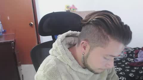 JOHAN independient model online show from April 19, 5:36 pm