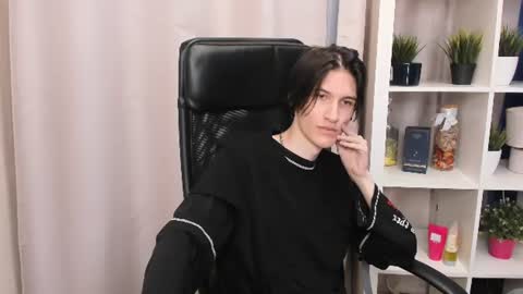 john__strong online show from June 19, 8:48 pm