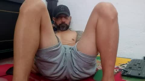 Snapshot of john_balthor chatting on December 28, 5:35 pm   online show from December 28, 5:35 pm