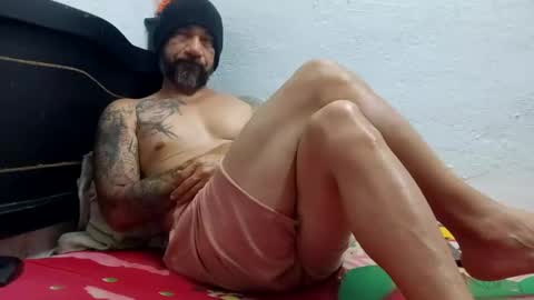 Snapshot of john_balthor chatting on January 14, 4:04 am   online show from January 14, 4:04 am