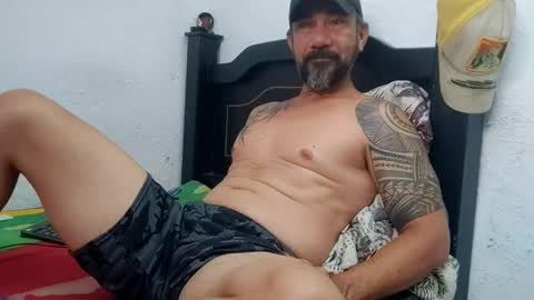 Snapshot of john_balthor chatting on January 23, 9:29 pm   online show from January 23, 9:29 pm