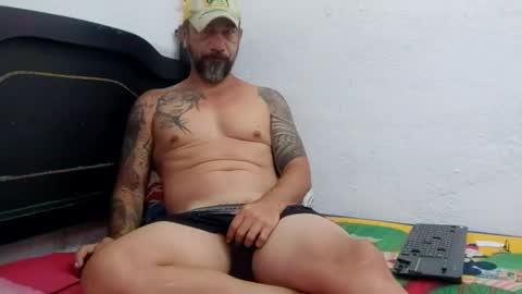 Snapshot of john_balthor chatting on January 19, 9:23 pm   online show from January 19, 9:23 pm