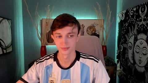 Snapshot of john_weasley chatting on February 6, 1:27 am John online show from February 6, 1:27 am