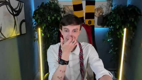 Snapshot of john_weasley chatting on October 19, 7:46 am John online show from October 19, 7:46 am