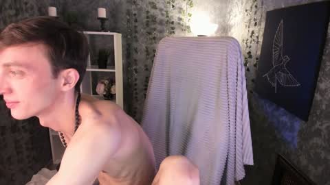 Snapshot of john_weasley chatting on February 5, 12:10 am John online show from February 5, 12:10 am