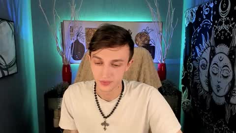 Snapshot of john_weasley chatting on February 13, 12:13 am John online show from February 13, 12:13 am