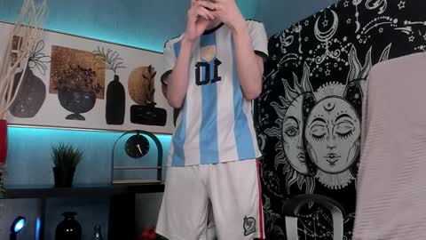 Snapshot of john_weasley chatting on February 6, 4:31 am John online show from February 6, 4:31 am