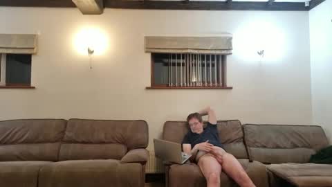 johnathan_stuart33 online show from April 12, 10:14 pm